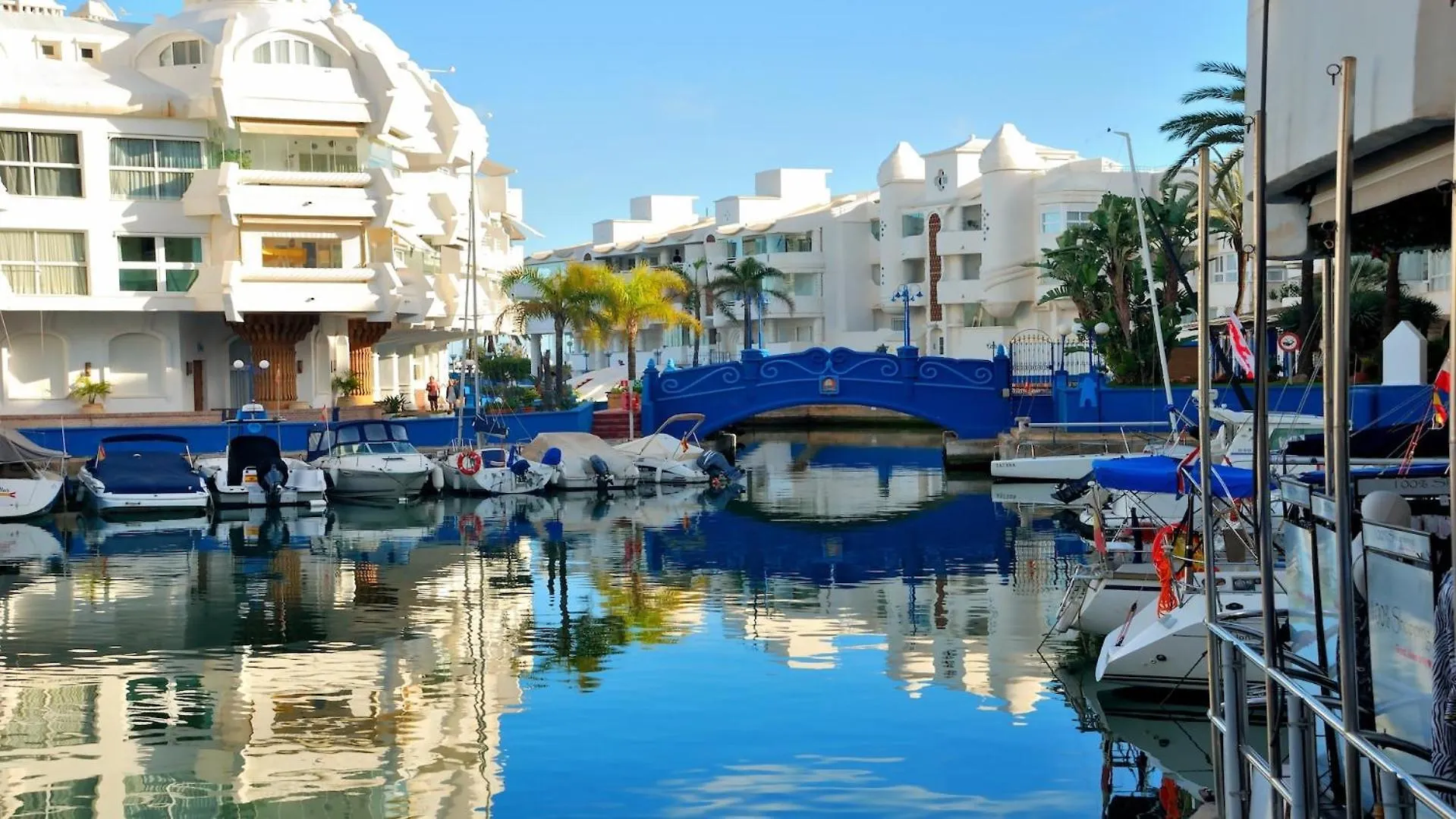 Comfy And Cozy Stay Piscis Benalmadena Spain